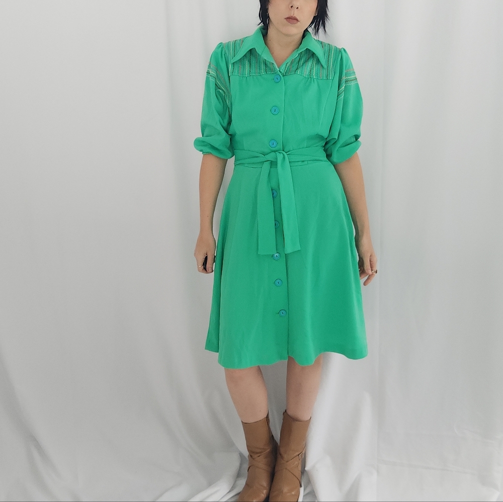 70s Bright Green Dagger Collar Button‎ Down Dress